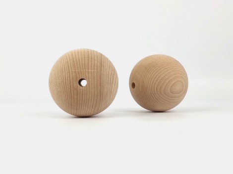 Wooden balls Ø90 mm. c / T.P.10 mm. Ref. 100T-90