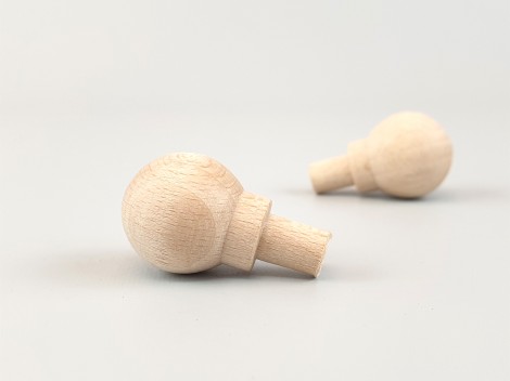 Beech ball handle Ø2 cm. with spike Ref.2
