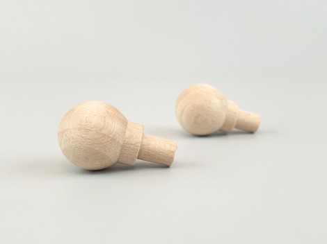 Beech ball handle Ø2 cm. with spike Ref.2