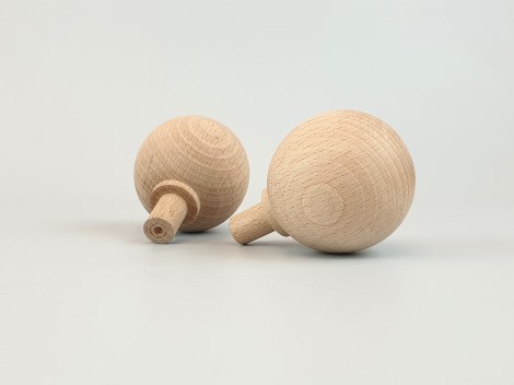 Beech ball handle Ø5 cm. with spike Ref.5