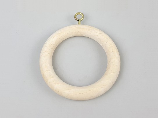 Wooden curtain ring with eyelet Ø6.5 cm. Ref.476C