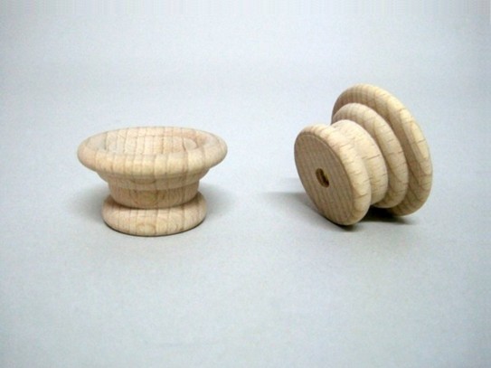 Beech hollowed handle Ø3 cm. with nut Ref.9