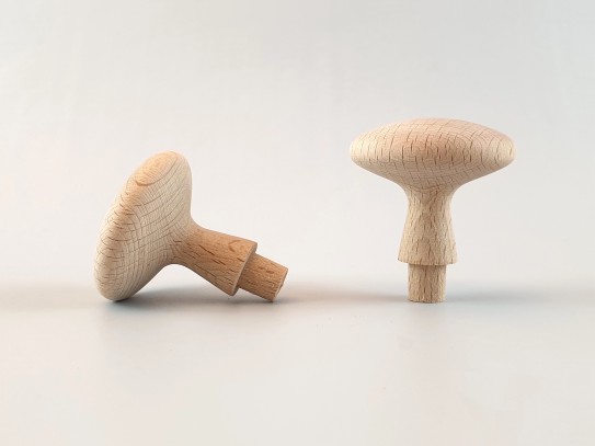 Beech mushroom handle Ø4.5 cm. with spike Ref.13