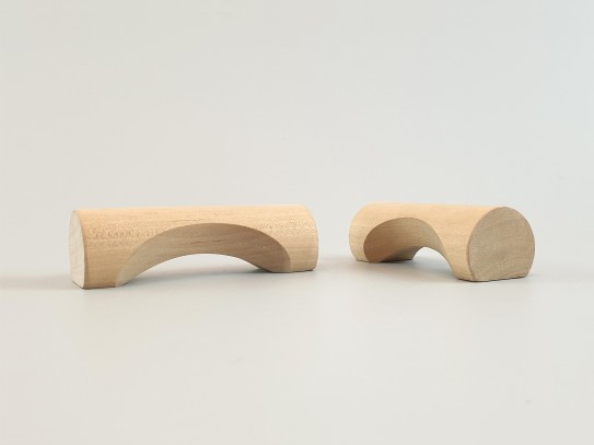 Profiled beech handle 9 cm. Ref.51