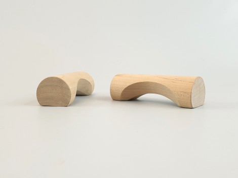 Profiled beech handle 9 cm. Ref.51