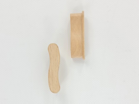 Tirador forma ola de haya 6 cm. Ref.59