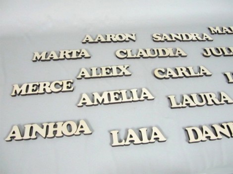 Nombre de madera recortado Ref.9000