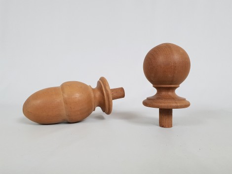 Top Ball and Pineapple Sapelly wood Ø6,5 cm. Ref. 354