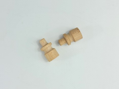 Beech knob handle Ø2 cm. with spike Ref.STP10