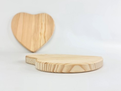 Solid wood heart 22x22x2 cm. AT11419