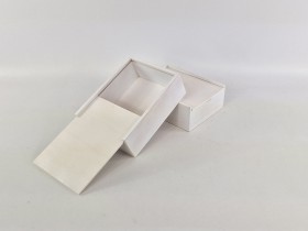 White wooden box 22x17x8 with sliding lid Ref.PF1318B