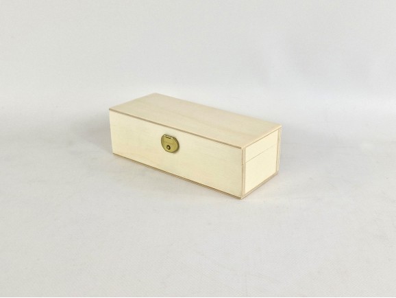 Wooden box 19x8x6 cm. w/hinge and clasp Ref.