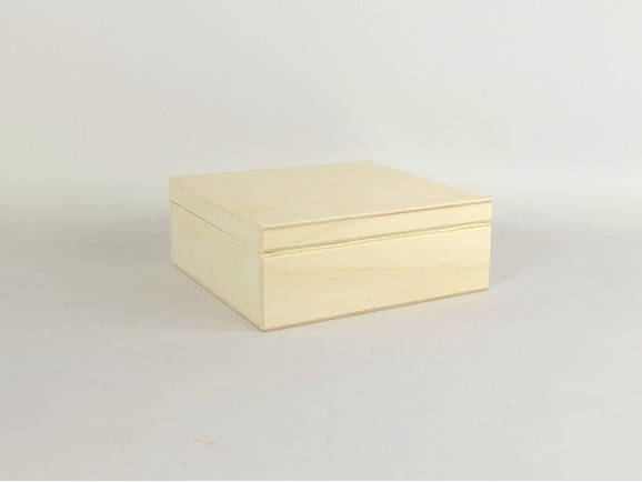 Wooden box 19x19x7 cm. Ref.1161A