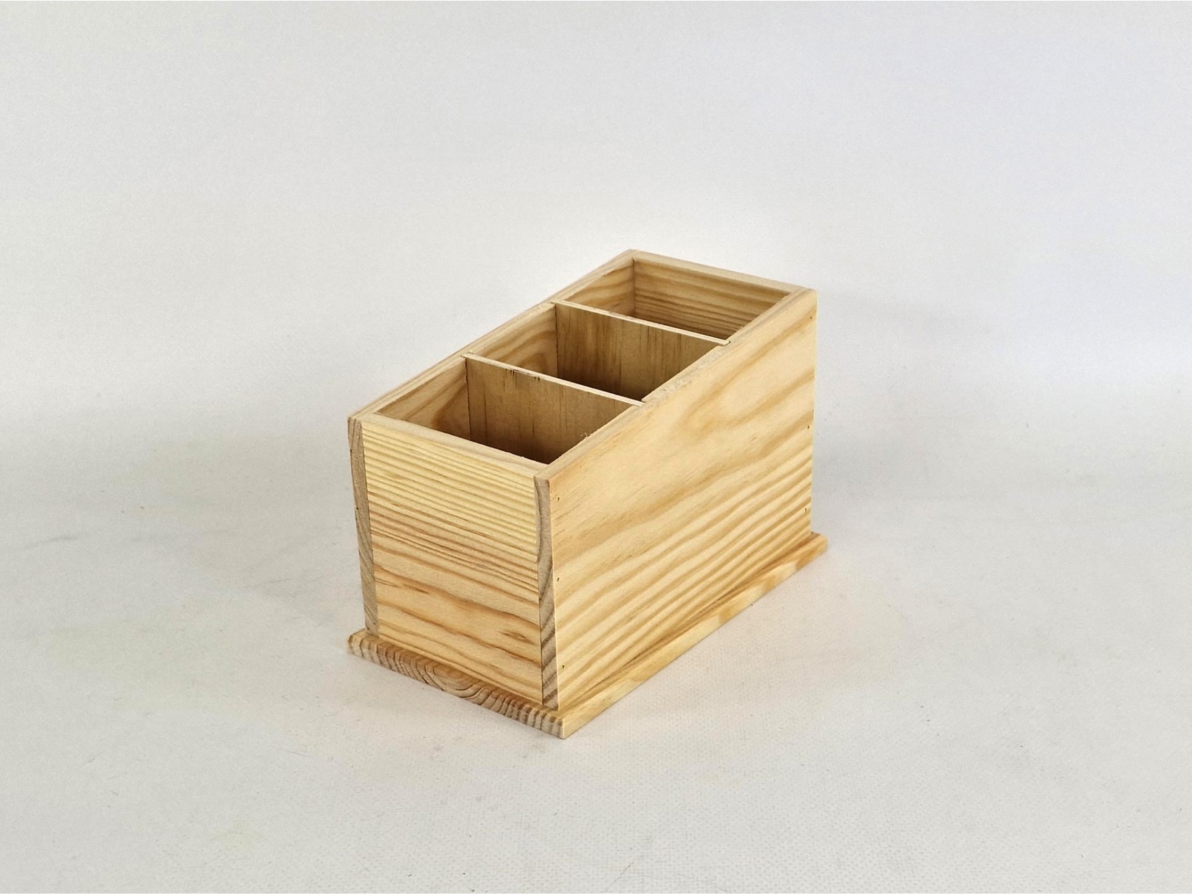 Porta objetos de madera con 3 huecos Ref.AT02102 - Mabaonline