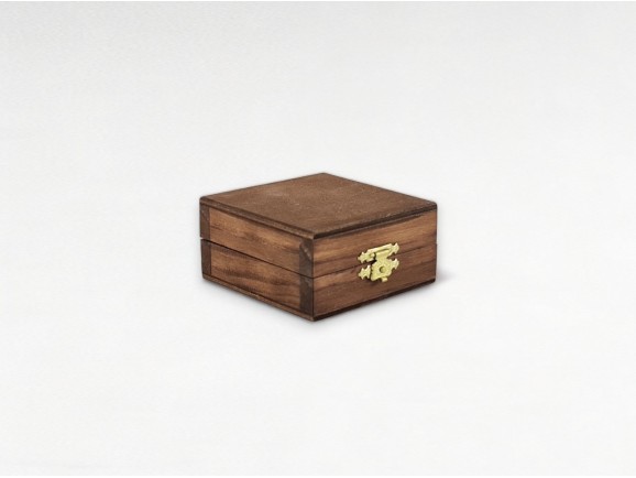 Aged wooden box 8x8x4 cm. with brooch Ref.C1P1F