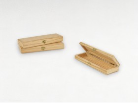 Pine wood box 20x6x3 cm. with hinge and clasp Ref.AR15332