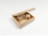 Caja de madera pino 26,5x20,5x9 cm. c/bisagra y broche Ref.P00CL2
