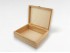 Caja de madera pino 26,5x20,5x9 cm. c/bisagra y broche Ref.P00CL2