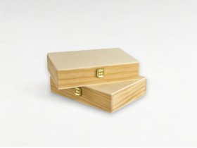 Caja de madera 26x19x6 cm. c/bisagra, broche maleta Ref.PC6FM