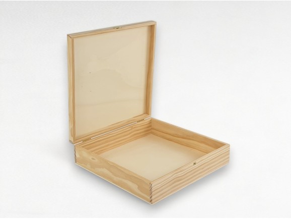 Caja de madera pino 32x32x8 cm. c/bisagra y broche Ref.P53C03