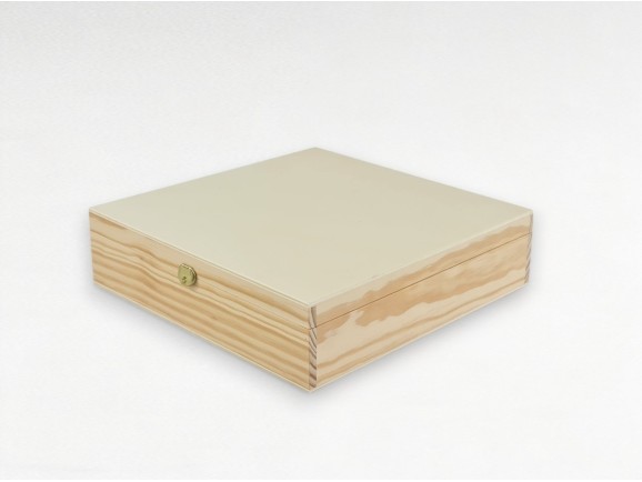 Caja de madera pino 32x32x8 cm. c/bisagra y broche Ref.P53C03