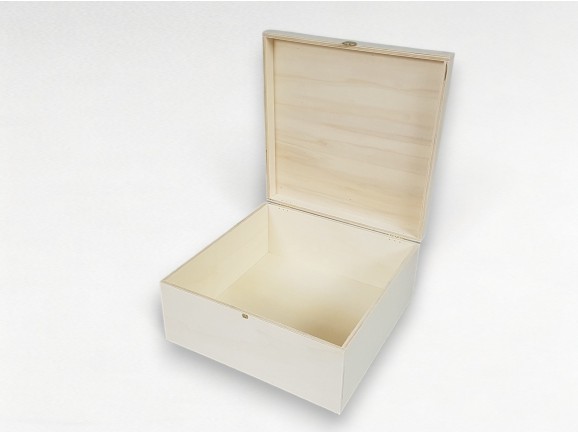 Caja de madera 33x33x15 cm. c/bisagra y broche Ref.P53C54