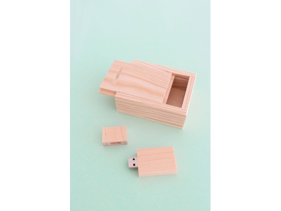 Pack PenDrive Clásico + Caja Natural Ref.Pack1002CH2