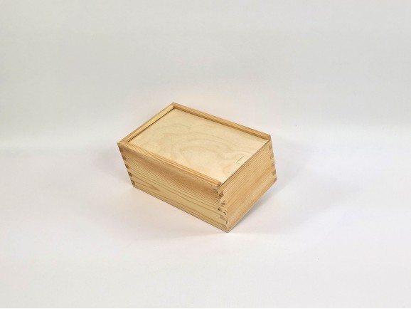 Caja de madera pino 24x15x11 cm. c/tapa corredera Ref.DRPZ310