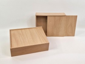 Wooden box 35x28x10 cm. with sliding lid Ref.P1454C8J3