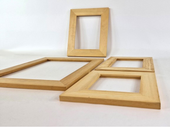 Wooden moldings with recess Ref.MO99