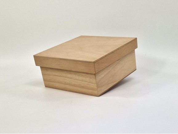 Caja de madera 21,5x21,5x10 cm. c/tapa Ref.PC20OK