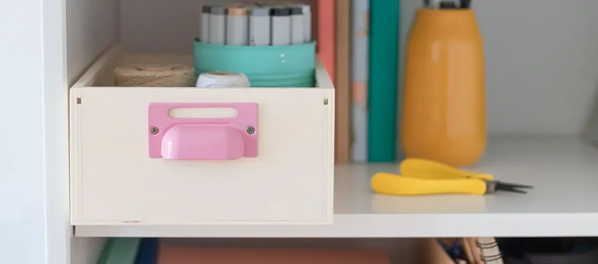 VUELTA AL COLE 2026: CÓMO ORGANIZAR EL RINCÓN DE ESTUDIO DE TUS HIJOS CON CAJAS DE MADERA