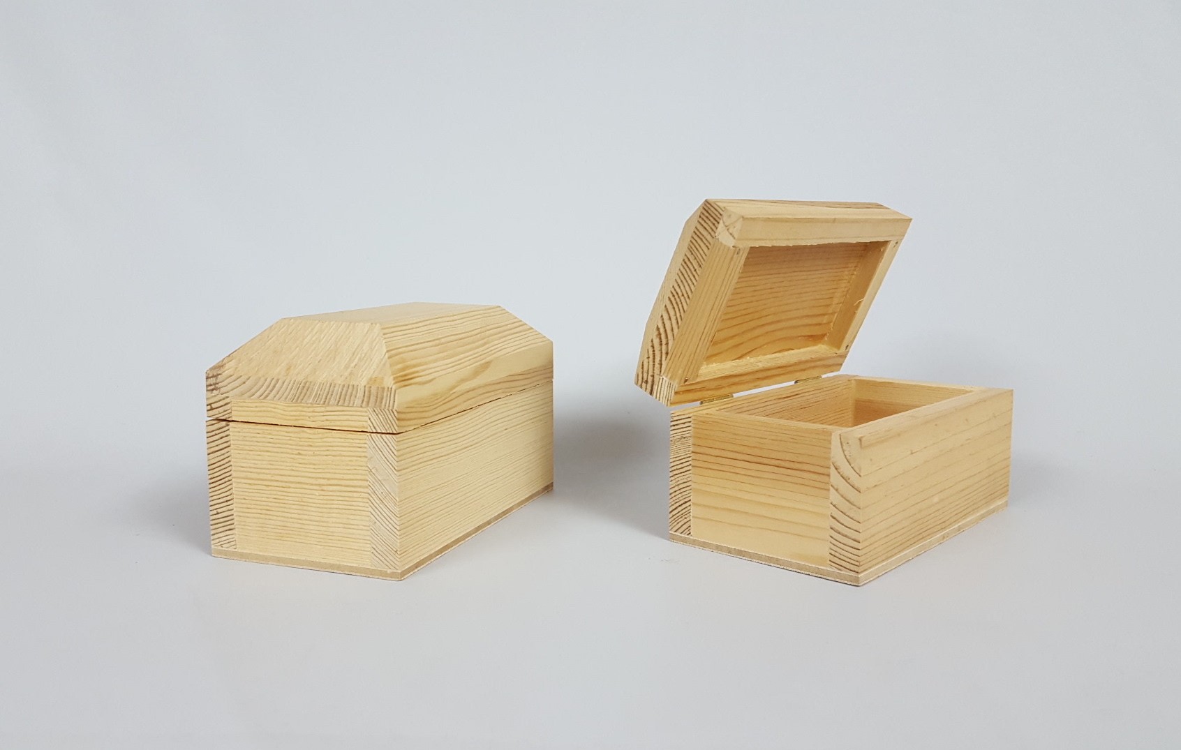 Box type pine wood box Ref.50