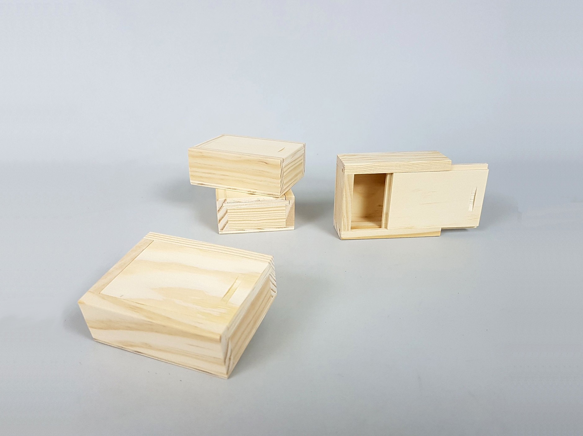Caja de madera 9x7x3,5 cm. c/tapa corredera Enrasada Ref.P1002