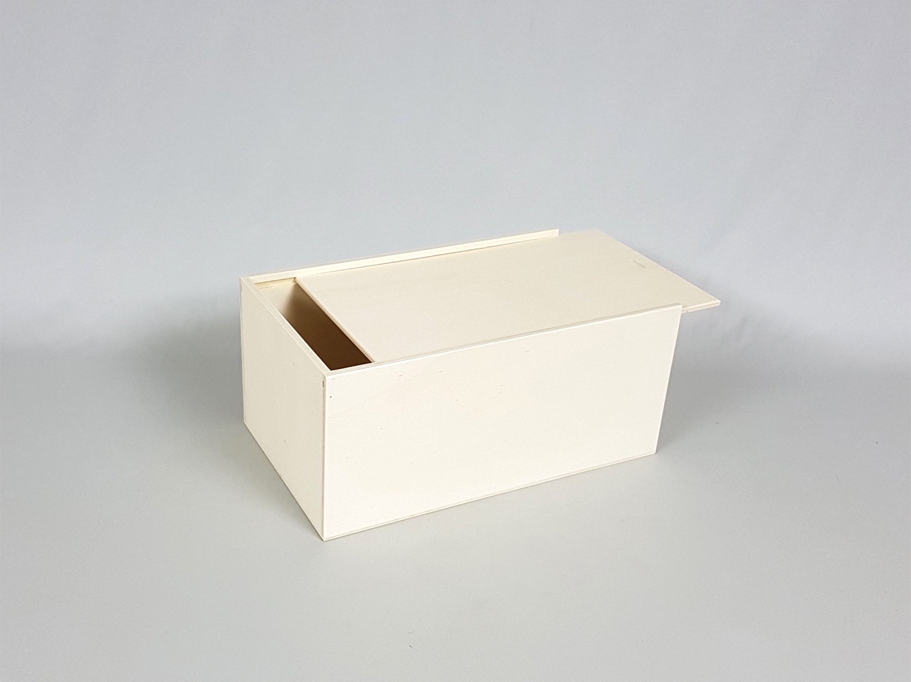 Wooden box 37x22x17 cm. with sliding cover Ref.PC61