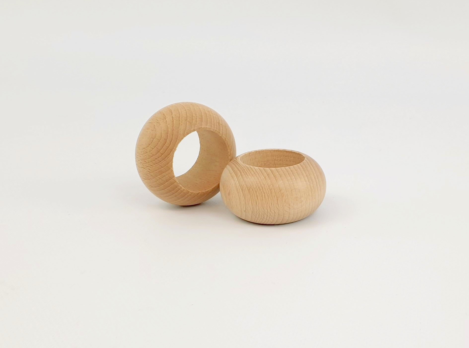 Oval wooden rings Ø6 cm. Ref CCCU68