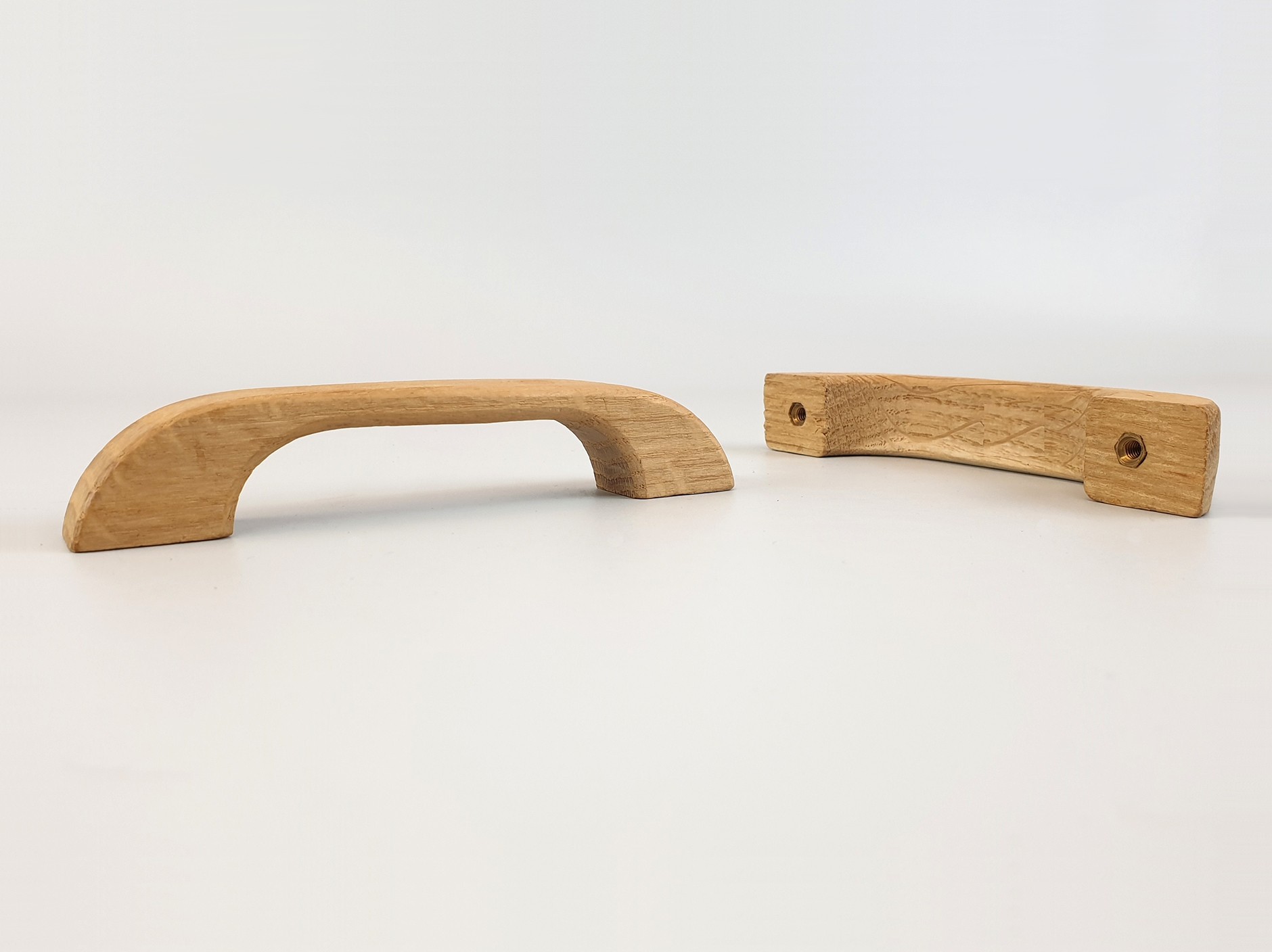 Flat oak handle handle 13 cm. with 2 nuts Ref.53